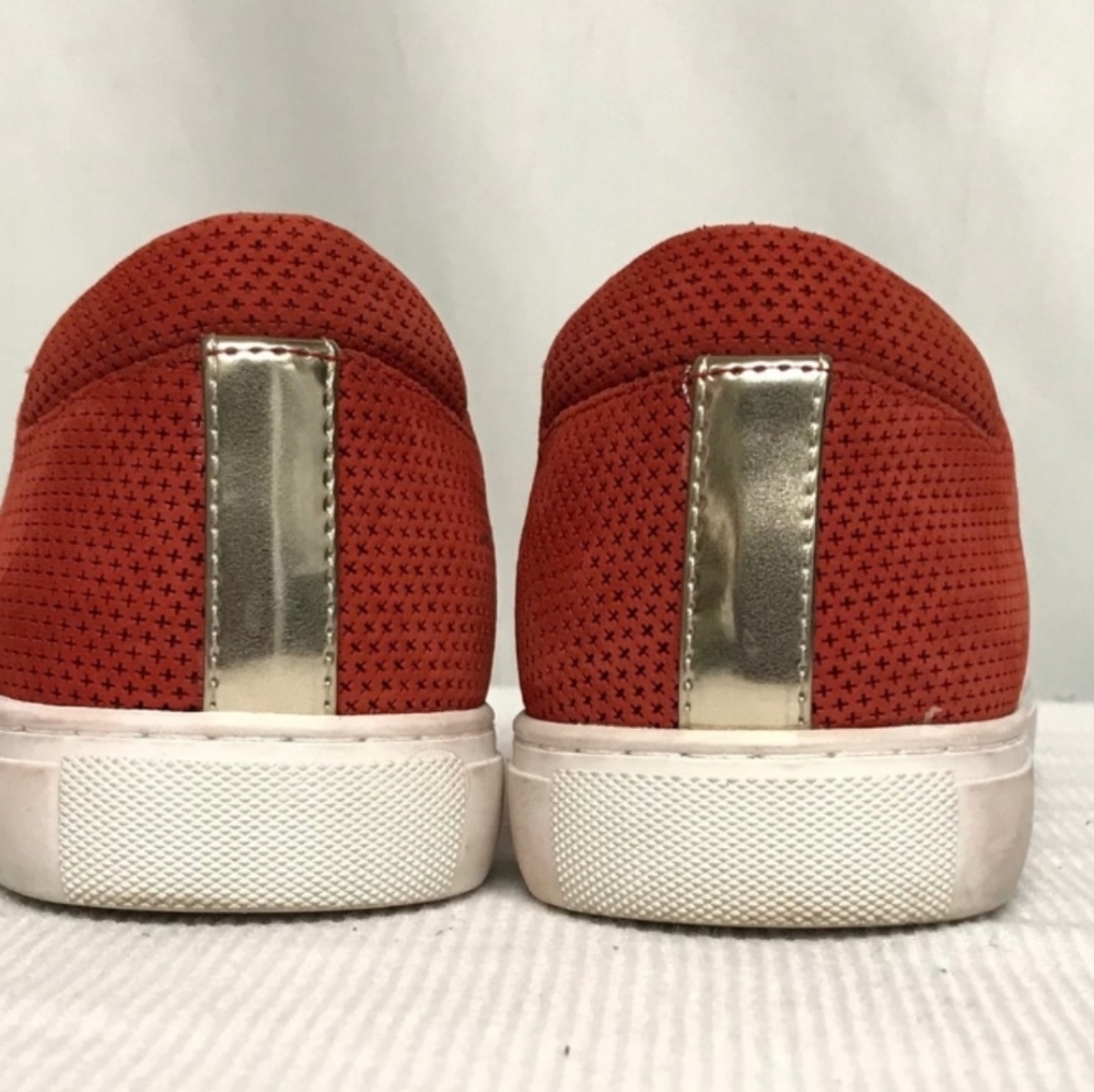 Adorable Red knit flats. - Picture 4 of 4